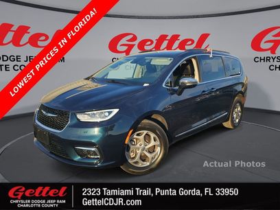 Used 2023 Chrysler Pacifica Limited