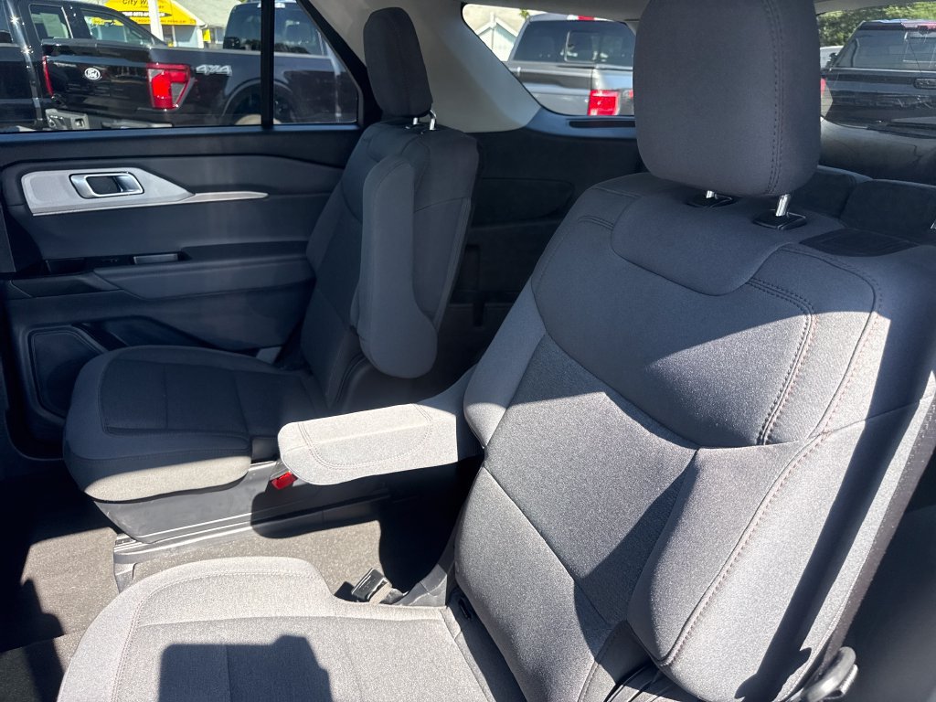 Used 2026 Ford Explorer Active RWD image 16