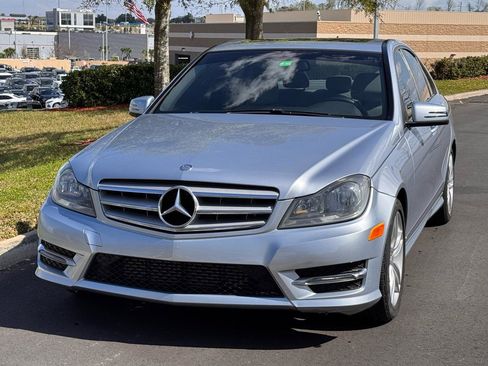 Used 2013 Mercedes-Benz C 250 Sport image 4