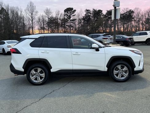 Used 2022 Toyota RAV4 XLE image 8