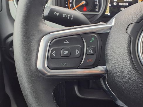 Used 2025 Jeep Wrangler Unlimited Sahara AWD/4WD image 15
