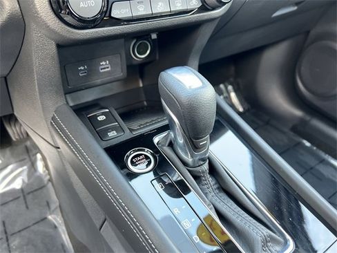 Used 2023 Nissan Kicks SR w/ SR Premium Package image 17