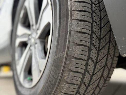 Used 2019 Honda CR-V LX image 7