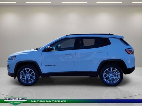 Used 2022 Jeep Compass Latitude AWD/4WD image 7