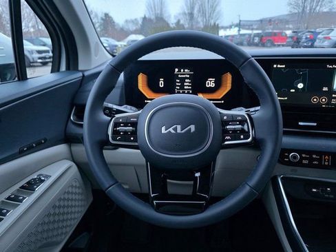 New 2026 Kia Carnival EX image 25