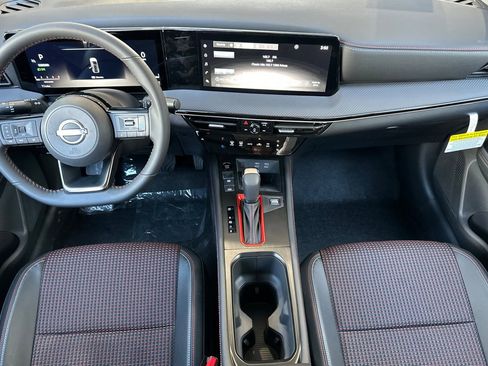 New 2025 Nissan Kicks SR image 10
