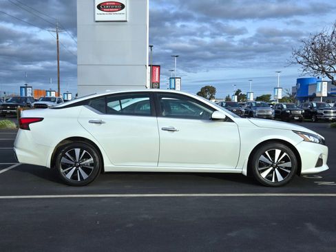 Used 2022 Nissan Altima 2.5 SV AWD/4WD image 4
