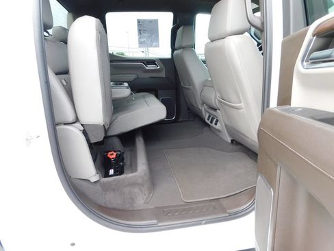 Used 2023 GMC Sierra 1500 SLT AWD/4WD image 28