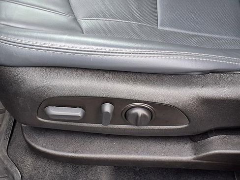 Used 2023 Buick Enclave Essence w/ Experience Buick Package image 4