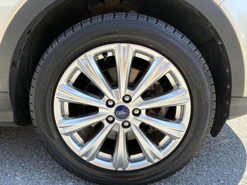 Used 2017 Ford Escape Titanium AWD/4WD image 19