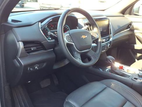 Used 2023 Chevrolet Traverse LT AWD/4WD image 9