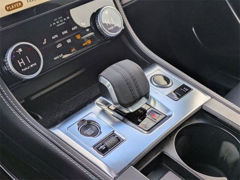 Used 2025 Jaguar F-PACE R-Dynamic S image 9