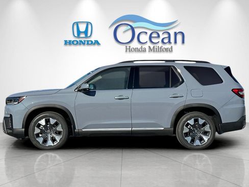 New 2026 Honda Pilot Touring image 2