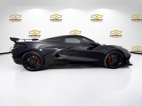Used 2024 Chevrolet Corvette Stingray Premium Conv w/ Z51 Performance Package RWD image 8