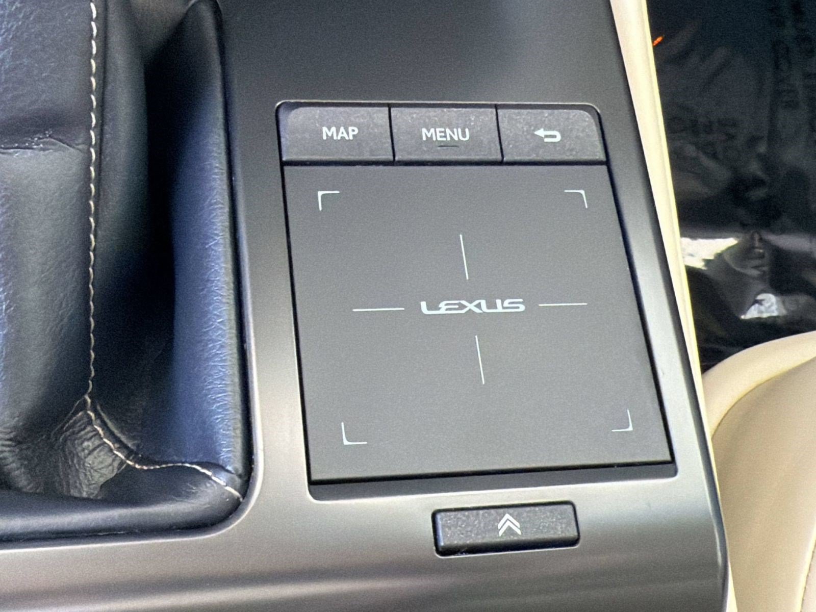Used 2023 Lexus GX 460 Luxury w/ Sport Design Package AWD/4WD image 18