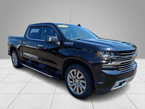 Used 2019 Chevrolet Silverado 1500 High Country w/ High Country Premium Package AWD/4WD image 4