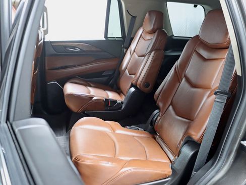 Used 2020 Cadillac Escalade Luxury AWD/4WD image 29