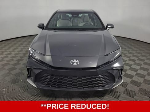 Used 2026 Toyota Camry SE FWD image 2