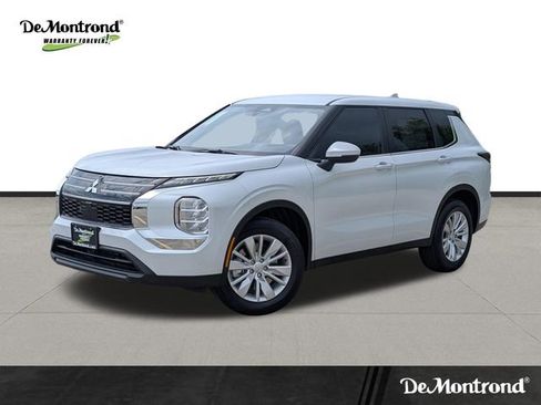 New 2026 Mitsubishi Outlander ES FWD image 1