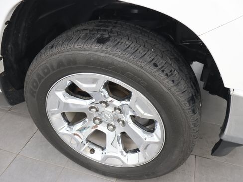 Used 2020 RAM 1500 Big Horn AWD/4WD image 3