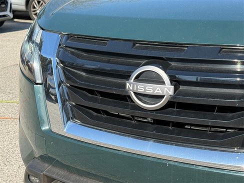 Used 2023 Nissan Pathfinder Platinum image 4