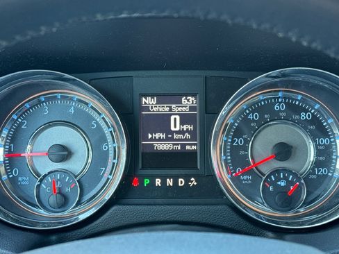 Used 2013 Chrysler Town & Country Touring FWD image 25
