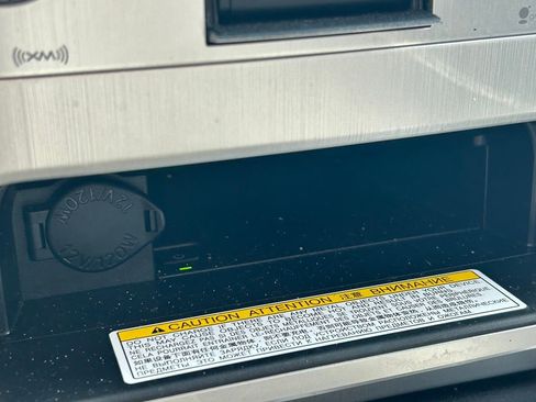 Used 2016 Toyota Land Cruiser image 39