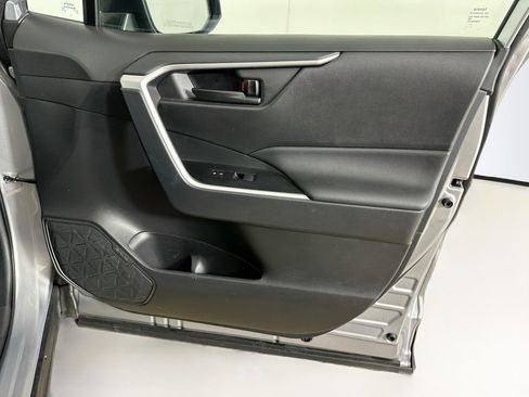 Used 2025 Toyota RAV4 LE FWD image 30
