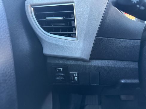 Used 2015 Toyota Corolla LE image 23