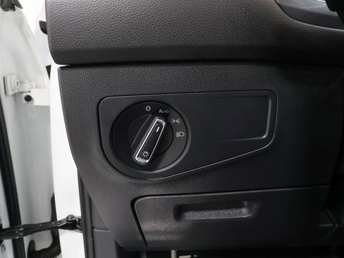 Used 2022 Volkswagen Tiguan SE R-Line image 18