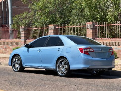 Used 2012 Toyota Camry LE FWD image 4