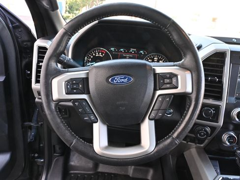 Used 2019 Ford F150 Lariat w/ Equipment Group 502A Luxury RWD image 18
