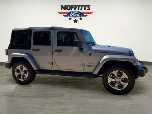 Used 2016 Jeep Wrangler Unlimited Sahara w/ Max Tow Package AWD/4WD image 6