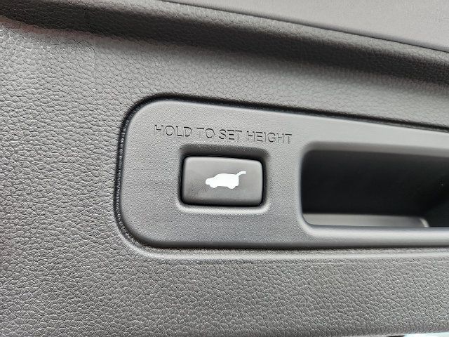 Used 2025 Honda Pilot TrailSport image 29