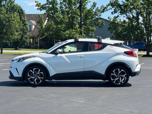 Used 2019 Toyota C-HR Limited FWD image 3
