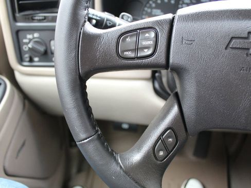Used 2006 Chevrolet Avalanche LS w/ Preferred Equipment Group RWD image 16