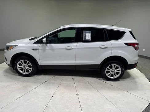 Used 2017 Ford Escape SE AWD/4WD image 2
