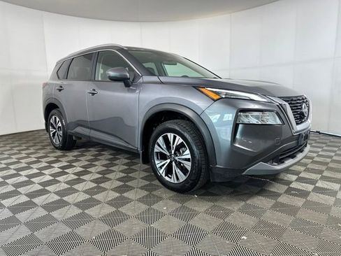 Used 2023 Nissan Rogue SV w/ SV Premium Package image 2