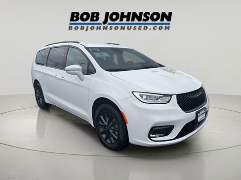 Used 2022 Chrysler Pacifica Touring-L w/ S Appearance Package image 1