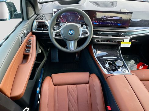 New 2026 BMW X5 xDrive50e w/ M Sport Package AWD/4WD image 17