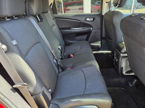 Used 2018 Dodge Journey SE w/ Connectivity Group FWD image 22