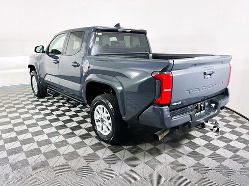 Used 2025 Toyota Tacoma SR5 AWD/4WD image 5