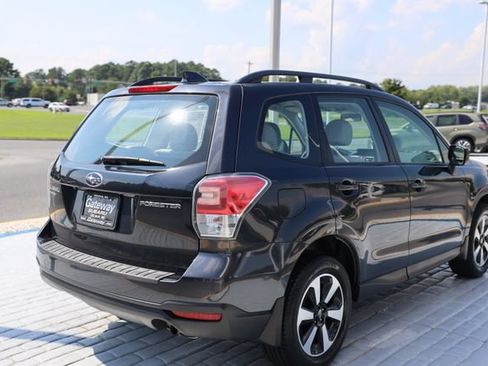 Used 2018 Subaru Forester 2.5i w/ Alloy Wheel Package AWD/4WD image 5