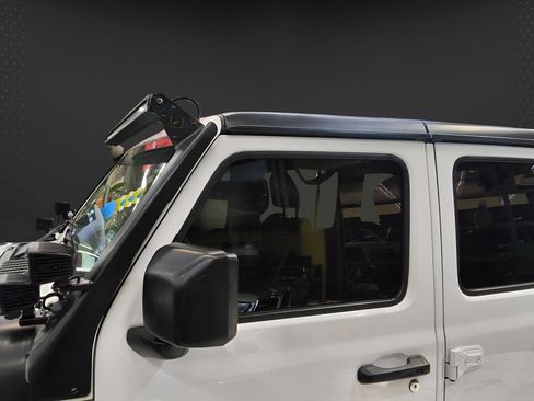 Used 2020 Jeep Wrangler Unlimited Rubicon w/ Dual Top Group AWD/4WD image 10