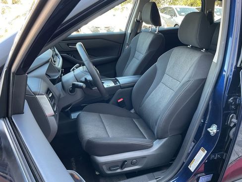 Used 2025 Nissan Rogue SV image 14