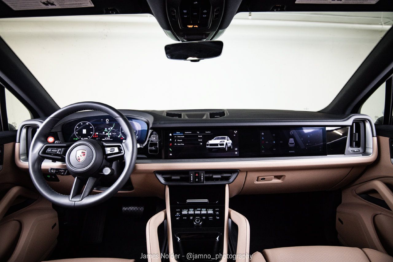 Certified 2026 Porsche Cayenne AWD/4WD image 26