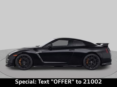 Used 2024 Nissan GT-R Premium w/ Premium Interior Package AWD/4WD image 3