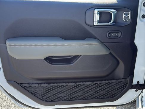 New 2026 Jeep Gladiator Mojave image 16