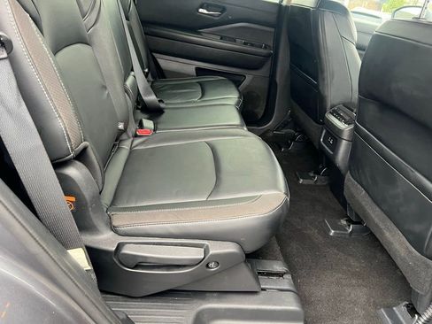 Used 2023 Nissan Pathfinder SL w/ Cargo Package image 25