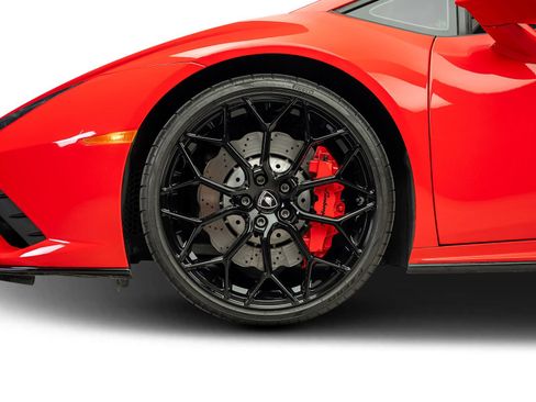 Used 2020 Lamborghini Huracan EVO RWD image 21